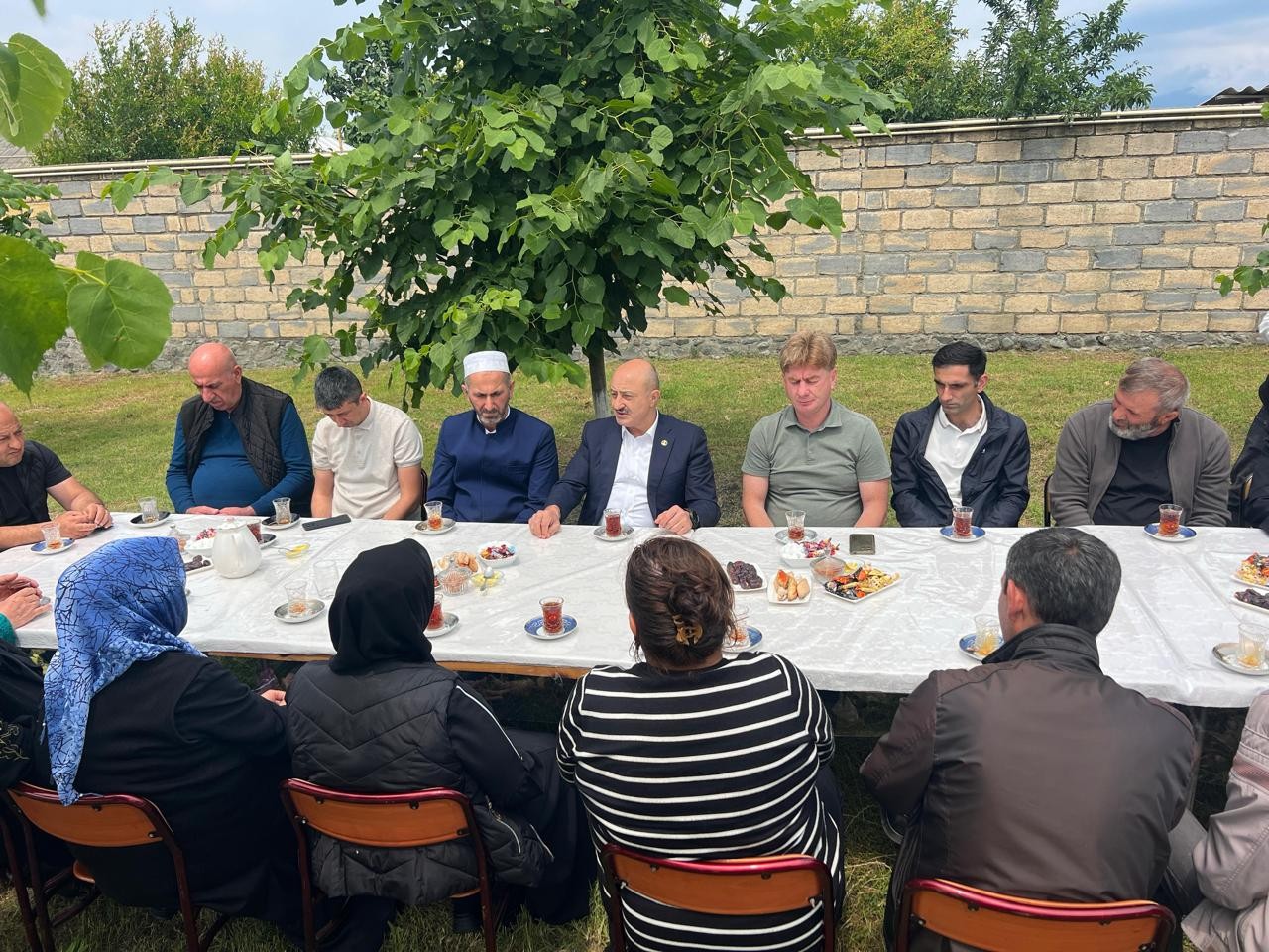 Millət vəkili şəhidin ailəsinə baş çəkdi - FOTOLAR